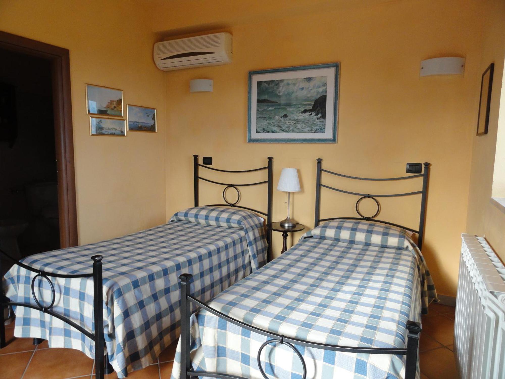 Il Giardino Delle Esperidi Bed & Breakfast Fosdinovo Room photo