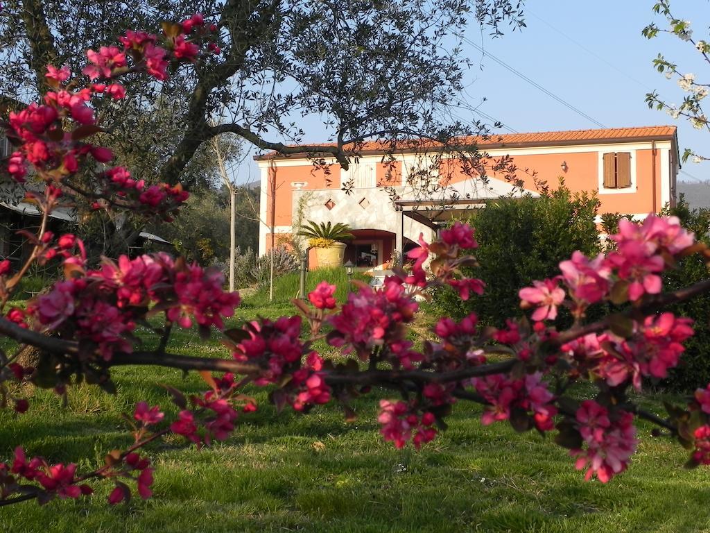 Il Giardino Delle Esperidi Bed & Breakfast Fosdinovo Exterior photo